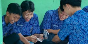 Tepat di Hari Buku Sedunia, Pusling Datangi SMP N 4 Metro